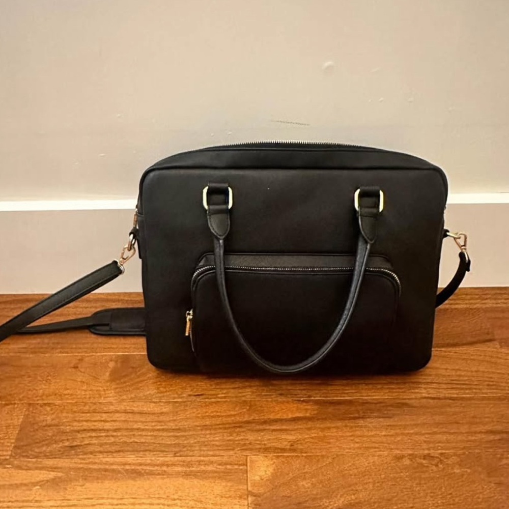 (Brand New) Stackers - Elegant Black and Gold Laptop Bag with Detachable Strap